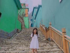 -百里峡七彩艺术小镇