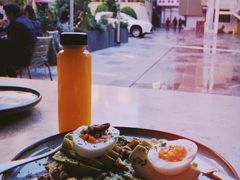 牛油果煮蛋吐司-RAC BAR(安福路店)