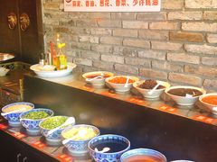 自助调料区-小龙坎火锅(华凌店)