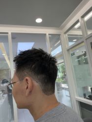 -首脑美发沙龙