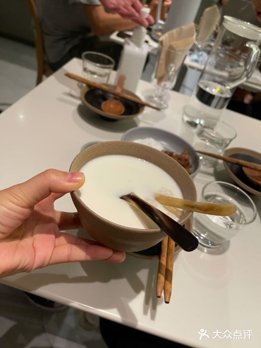 胡麻(静安嘉里店)奶白酒图片
