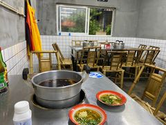 -咏勝锑锅麻辣烫(净居寺路总店)