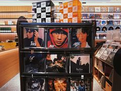 零售区-黑胶星球(华发中城商都店)