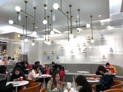 大堂-奈雪的茶(市百一店)