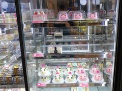 面包甜点陈列柜-味多美蛋糕(古城店)