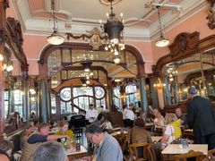 -Majestic Café