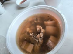 花生莲藕龙骨汤-阿皇仔烧鹅(麦地店)
