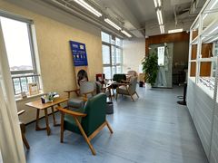 -无奔眼镜·蔡司·依视路授权店(马家堡店)