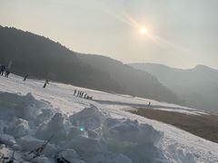 -济南卧虎山滑雪场