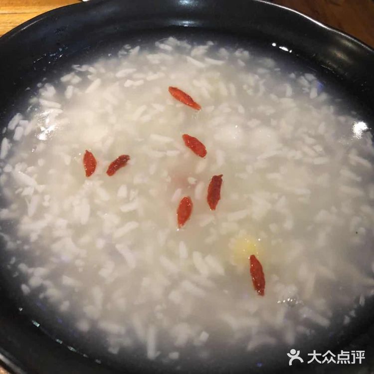 料非常的足。里面还吃到了不少的海参