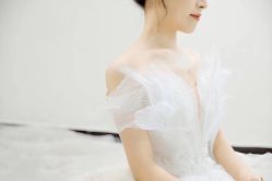 -LOVINA洛维娜婚纱礼服
