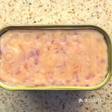 在“午餐肉”级别里，品质算不错的三丰牌