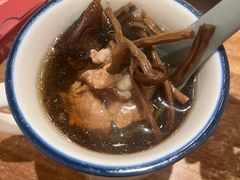 茶树菇龙骨汤-先记烧鹅王·本地粤菜(福永店)