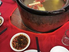 滋补汤底-花苑美食横琴生蚝火锅(拱北粤华路店)