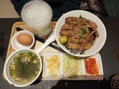 日出千层五花-熊吞·大碗丼烧肉饭(西市场嘉华店)