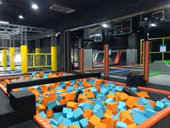 -蹦贝运动中心·蹦床·攀岩·闯关(龙岗店)