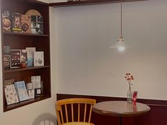 -Café Monson