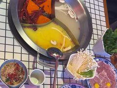 -山悦里 山野·鲜火锅(罗斯福广场店)