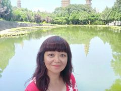 -三塔倒影公园