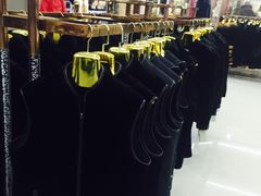 -大营西亚皮草新城