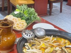 -菌之家·专业纯野生菌火锅·特色炒菌