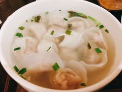 小馄饨-古董花园(思南路42弄小区店)