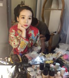 -艾米丽婚纱礼服