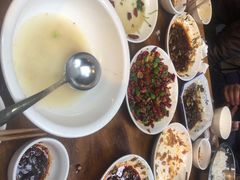 -茅屋大酒店