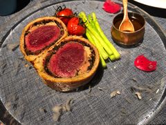 惠灵顿牛排-弦月窗LUNETTE BY AMANDA(复兴路店)