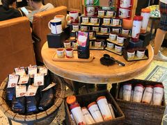 零售区-星巴克臻选(广州沙面店)