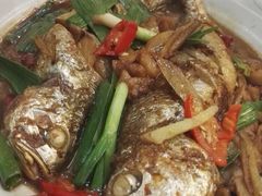 红烧黄鱼-聪辉同安老美食饭店(大元路店)