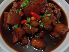 红烧肉-大头虾越式风味餐厅(光明广场店)