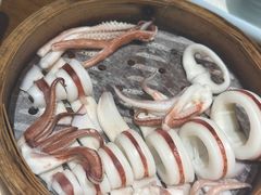 竹笼蒸鲜鱿-乔街深夜食堂·台州菜·高压锅生蚝(杭州总店)