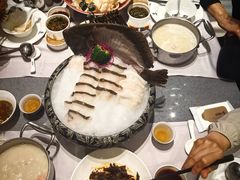 -红鼎豆捞·非遗鲍皇汤火锅(宝丰路店)