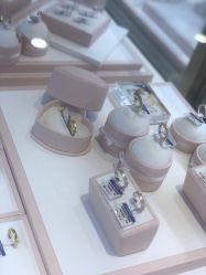 -威德钻石-克拉钻大本营(南京东路店)