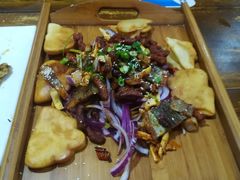 东镇烤三味-老东镇啤酒屋海鲜加工·蒸汽海鲜·海鲜烧烤(台东店)