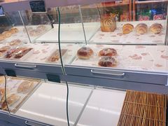 面包甜点陈列柜-KOMUGI 小麦家(新地假日广场店)