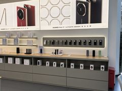 -华为授权体验店(中山公园来福士)