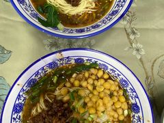 -渝之汇牛肉豌杂面