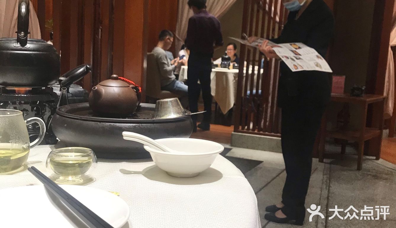 终于吃到了火遍佛山的味国厨房·新派粤菜馆,但是不会再有下次了