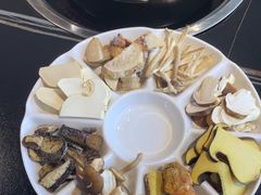 -野菌皇海景野生菌火锅(滨海大道店)