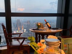 靠窗位-锦厨国际自助餐厅 · 云端景观 (昆明索菲特大酒店)