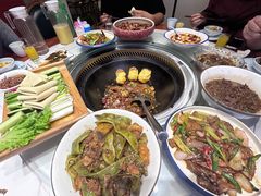 -雪乡人家东北菜·铁锅炖一切(高斯路店)