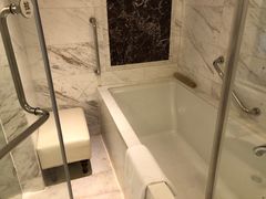 -深圳富苑皇冠假日套房酒店