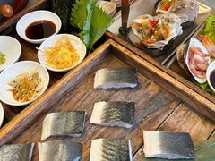 -围炉肉舍•炭烤活鳗•丹东海鲜烤肉(步行街店)