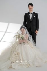 -雪中彩影婚纱摄影·微光艺术中心