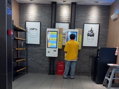 -麦当劳(上海虹桥站30B检票口楼上)