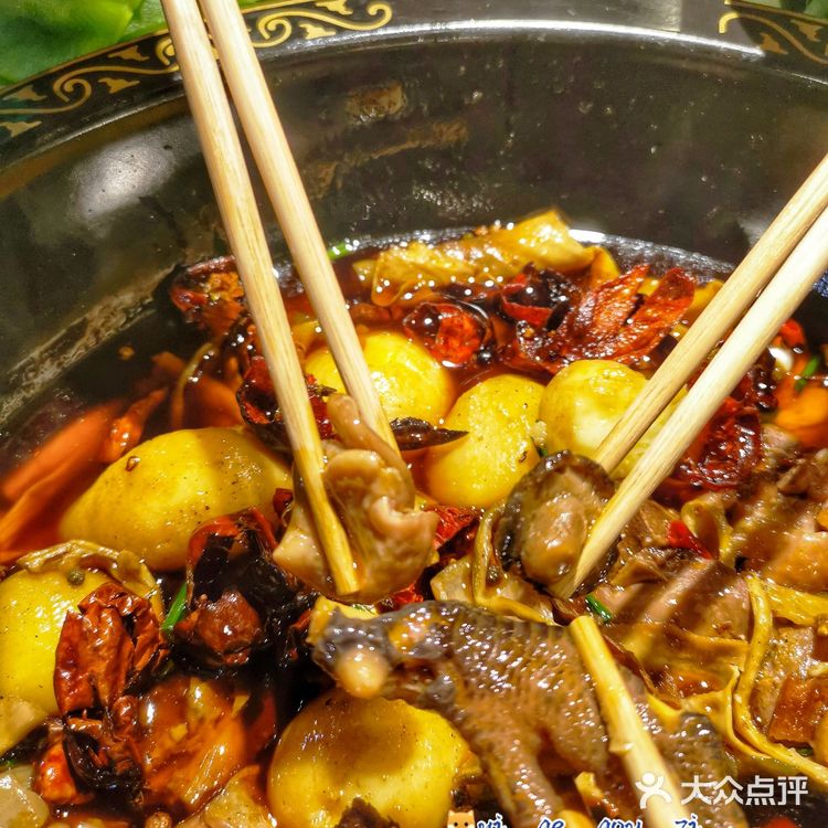 重庆美食[胜利]｜一只烧鸡公🐔吃跑山鸡本味，又香又糯好好吃😋