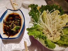 -霄汉牛三鲜湖北砂锅菜(万松园2店)