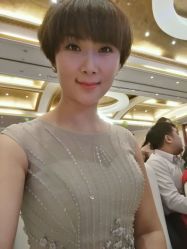 -红馆妆造(中央大街店)